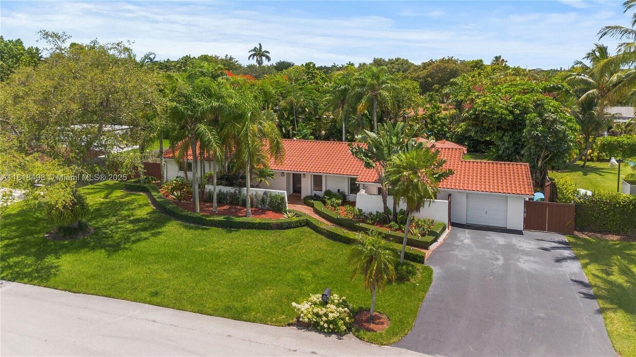 Primary Photo - 9780 SW 118th St