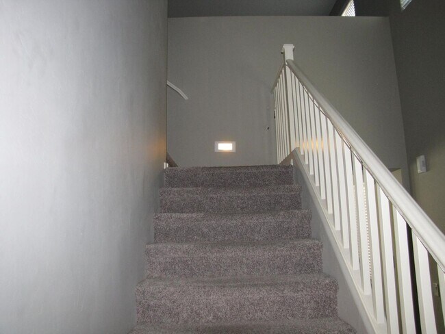 Building Photo - Vista Montana Estates 3 Bed 2.5 Bath