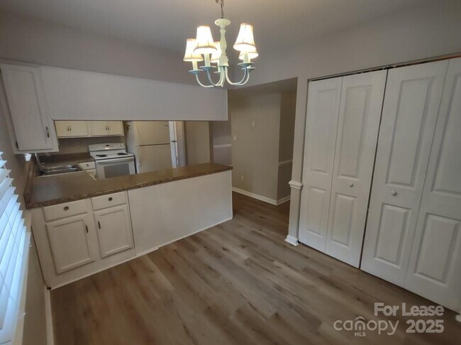 Foto del edificio - 11523 5 Cedars Rd