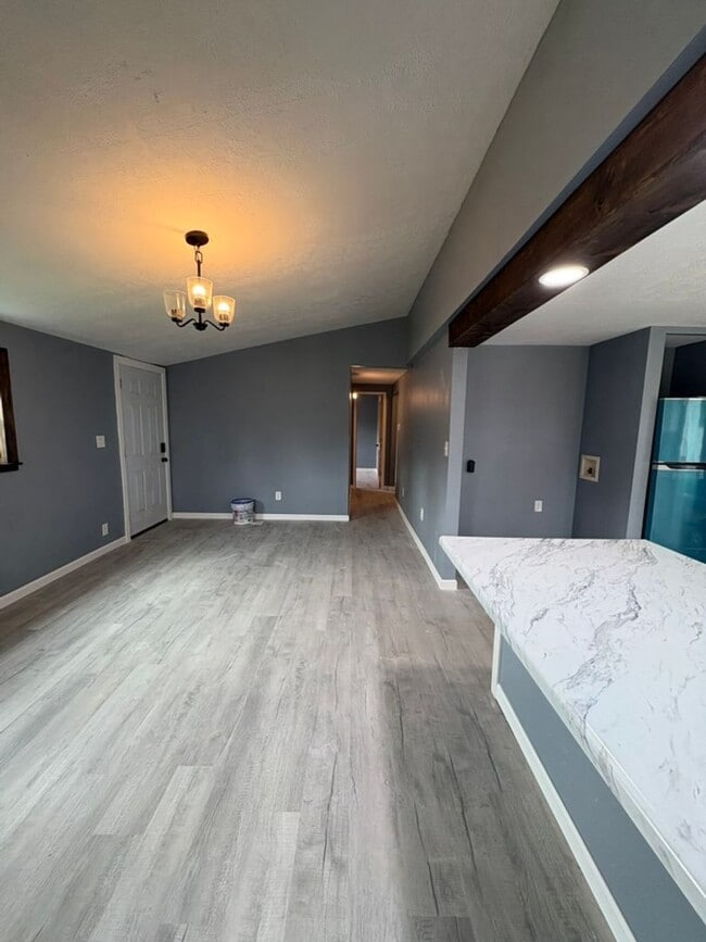 Building Photo - Recently Remodeled