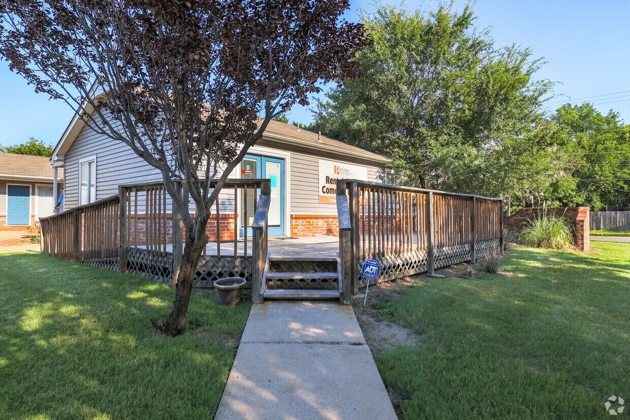 Parkview Villas Apartments in Wichita, KS