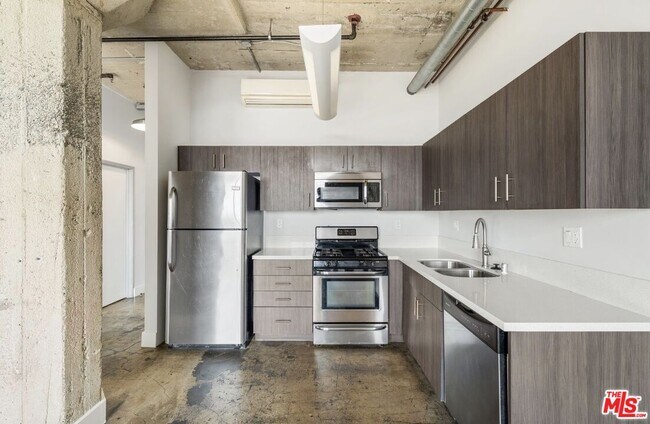 Foto del edificio - 825 East 4th St