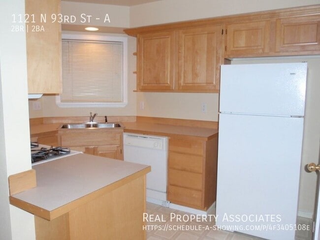 Building Photo - 1121 N 93rd St