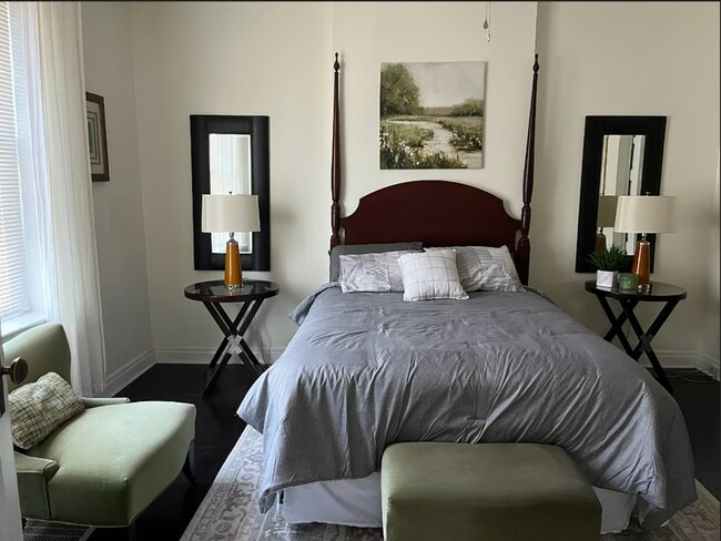 Dormitorio - 604 Bates St