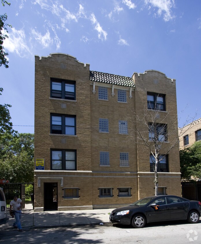 Foto del edificio - 7546-7558 S Coles Ave
