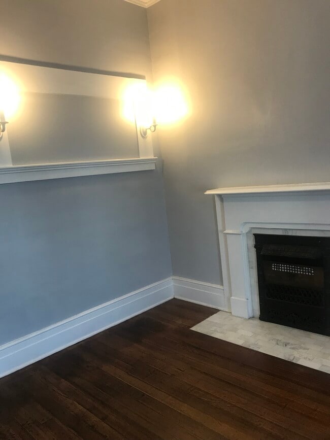 Bedroom fireplace - 510 N Wayne St