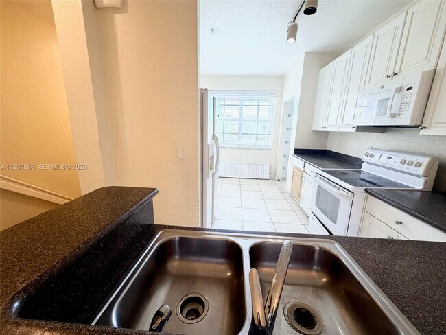 Foto del edificio - 1751 NE 6th St