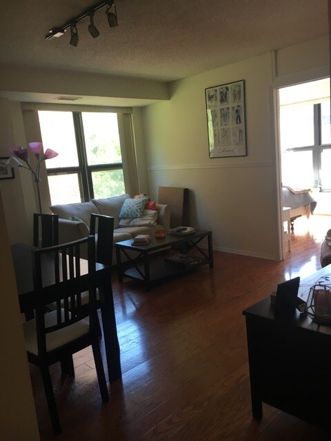 Living room - 2501 K St NW