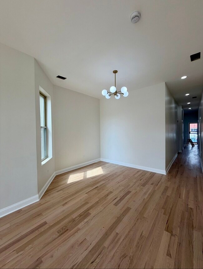 Foto del edificio - 2638 W Adams St