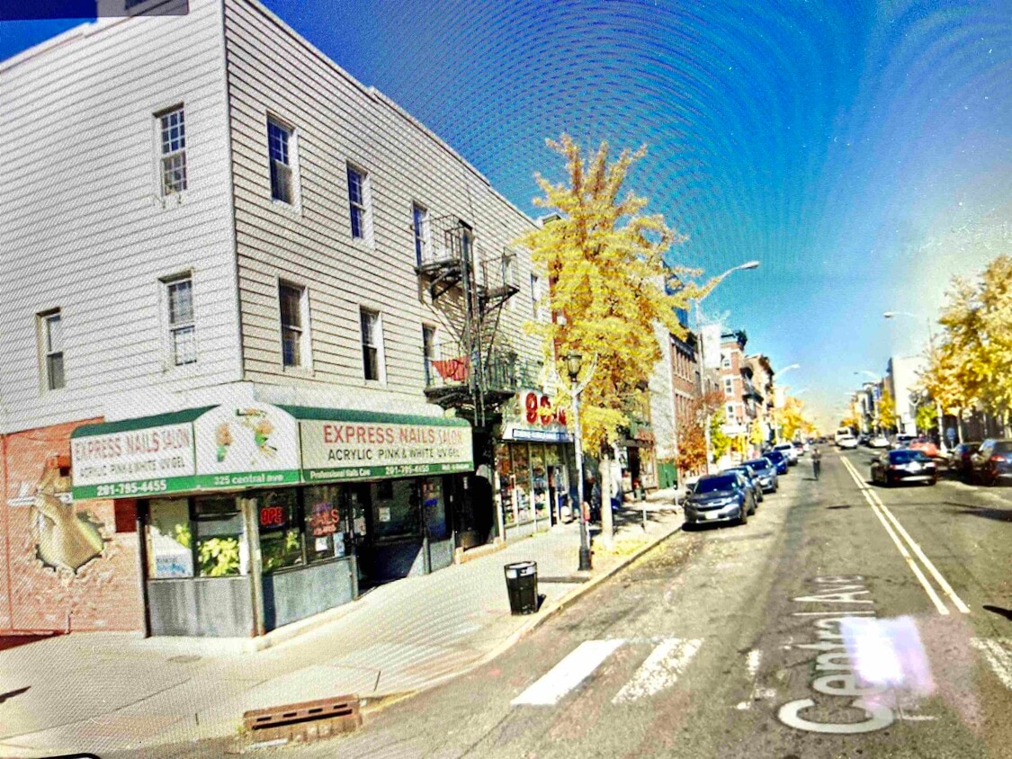 Primary Photo - 325 Central Ave