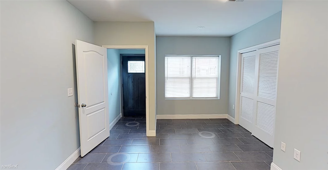 Foto del edificio - 30 Giles Ave