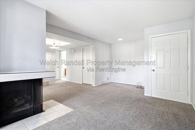 Foto del edificio - 6871 Countrywoods Cir