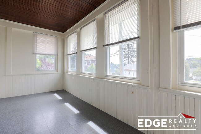 Foto del edificio - 66 Breck Ave