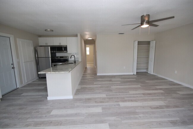 Foto del edificio - Remodeled 3BD/2BA ranch home in Sun City C...