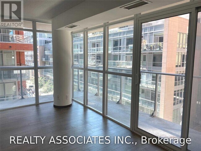 Photo du bâtiment - 126 Simcoe St