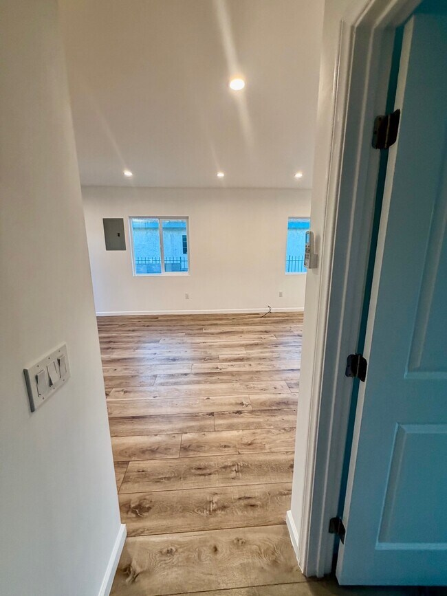 Foto del edificio - 1144 E Wilson Ave