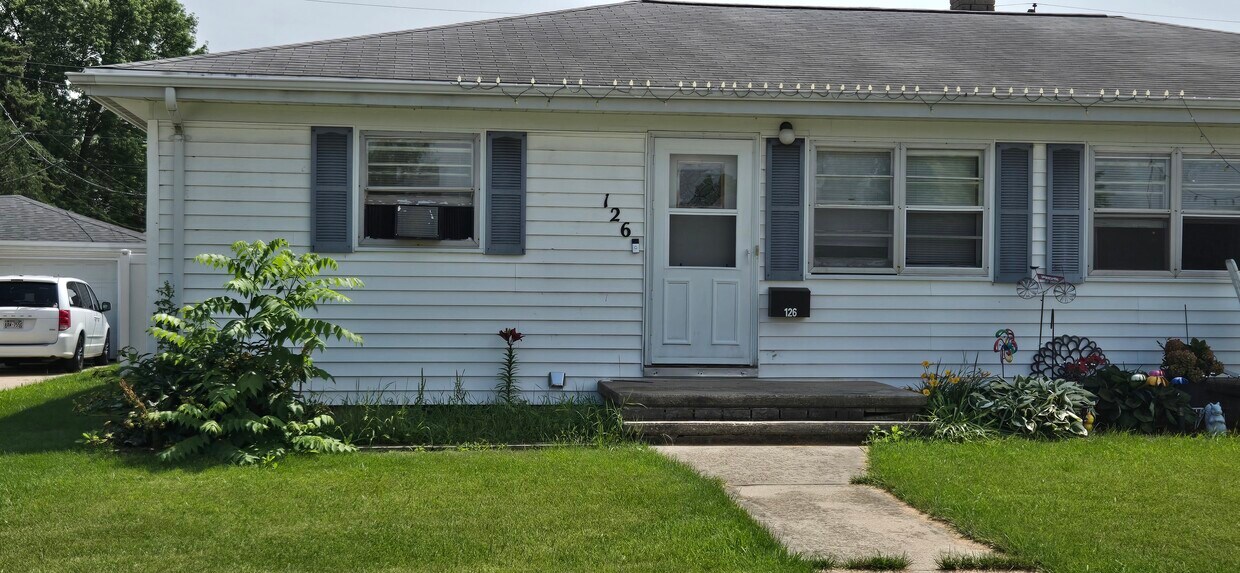Foto principal - 126 Langley Blvd