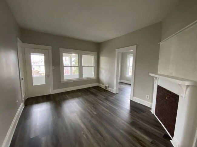 Building Photo - 7918 Force Ave