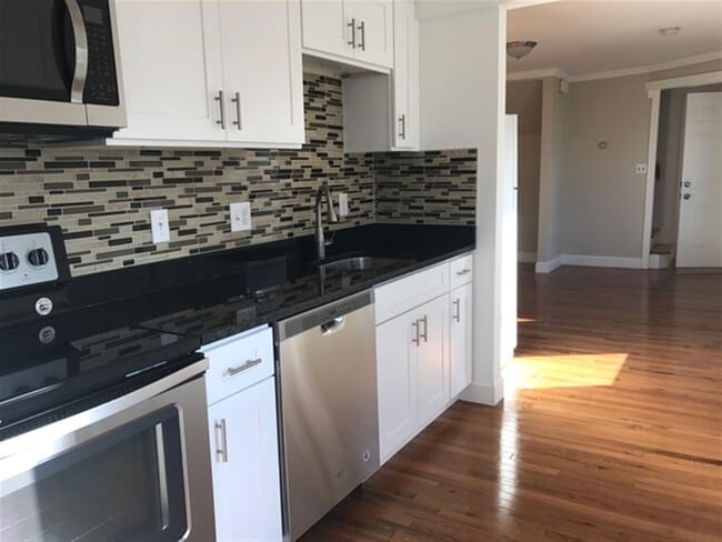 Building Photo - 23 4th St