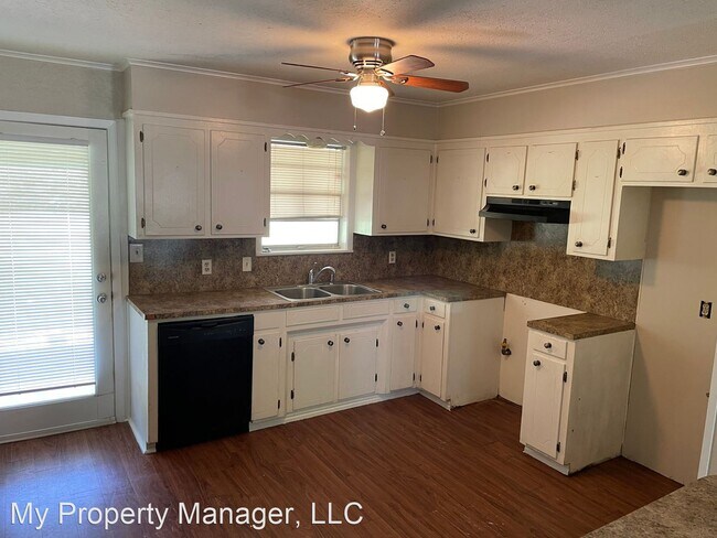 Foto del edificio - 4 br, 1.5 bath House - 9633 Fairlawn Court