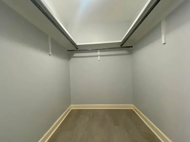 Building Photo - 39021 Prairie S Dr