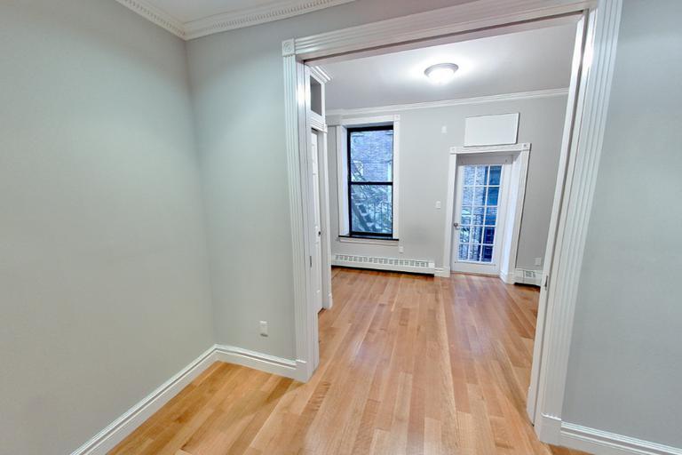 Foto del edificio - 219 E 28th St
