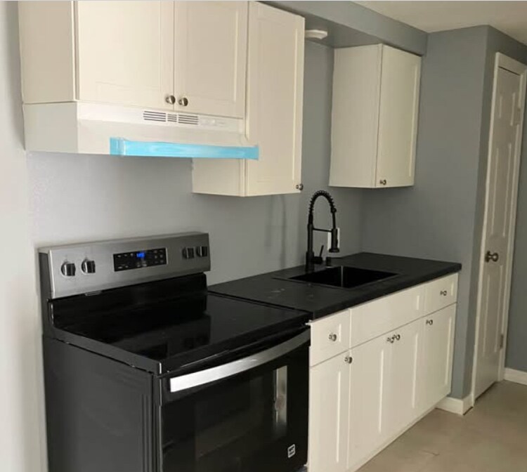 Foto principal - 6640 Veterans Dr