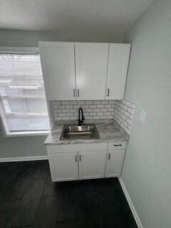 Building Photo - 2112 Curry Ave