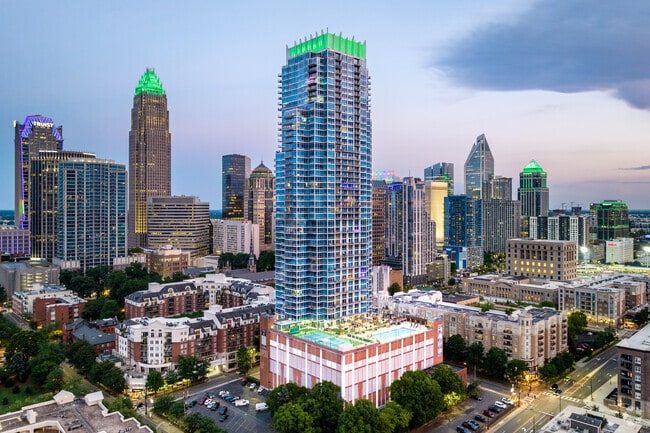 The VUE Charlotte On 5th - Charlotte, NC, 28202 | Apartments.com