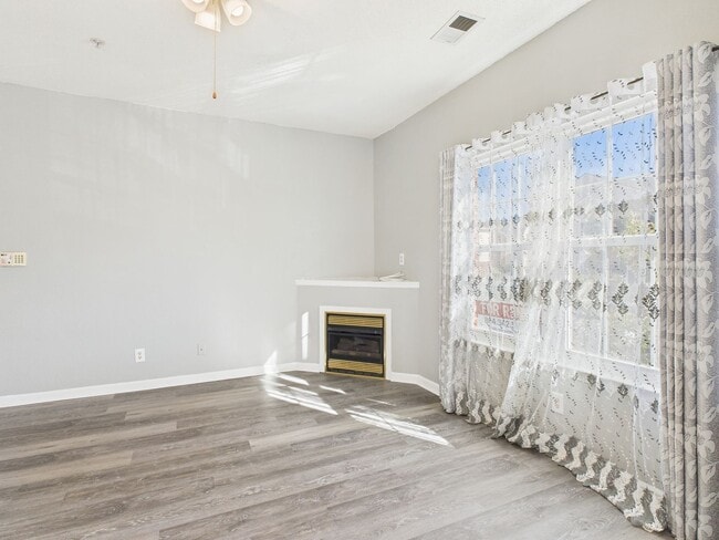 Foto del edificio - 801 Brassie Ln