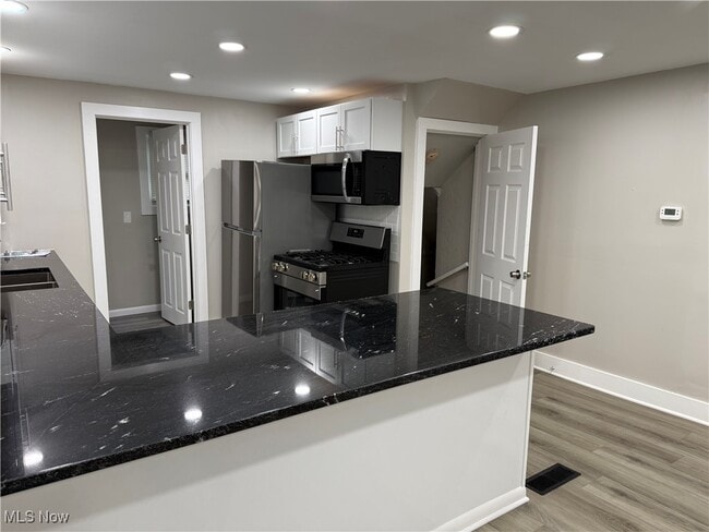 Building Photo - 920 Bloomfield Ave