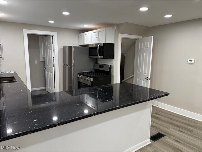 Foto del edificio - 920 Bloomfield Ave