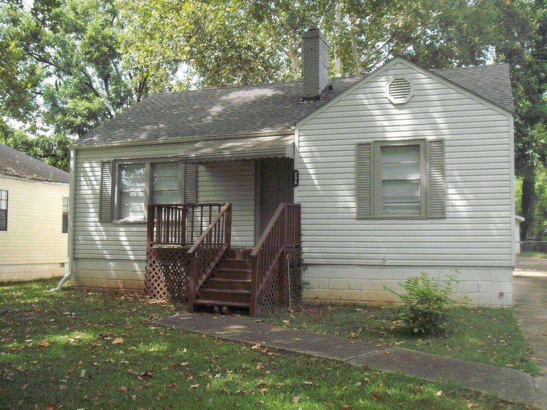 Primary Photo - 206 Ivy Ave