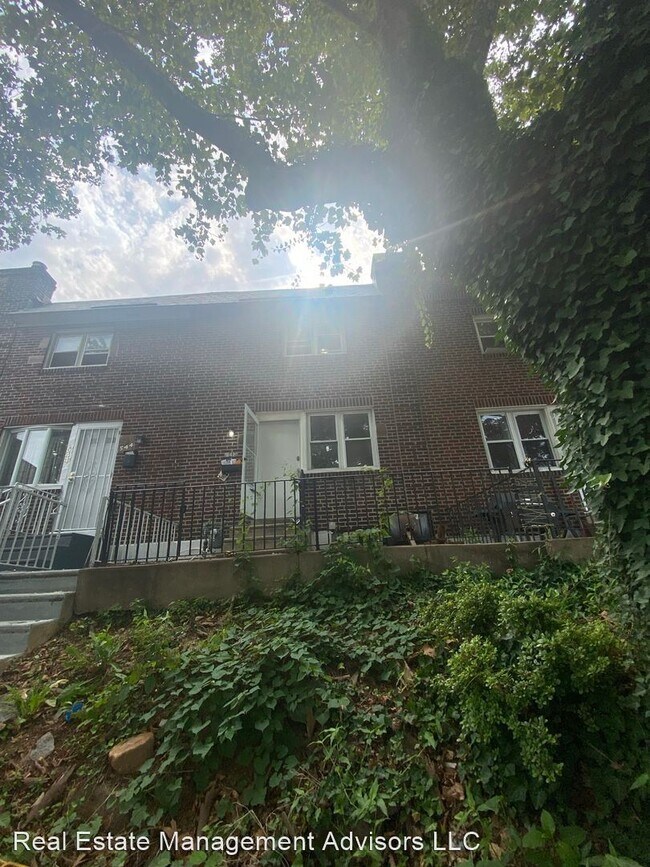 Building Photo - 3 br, 1 bath House - 542 Snowden Road
