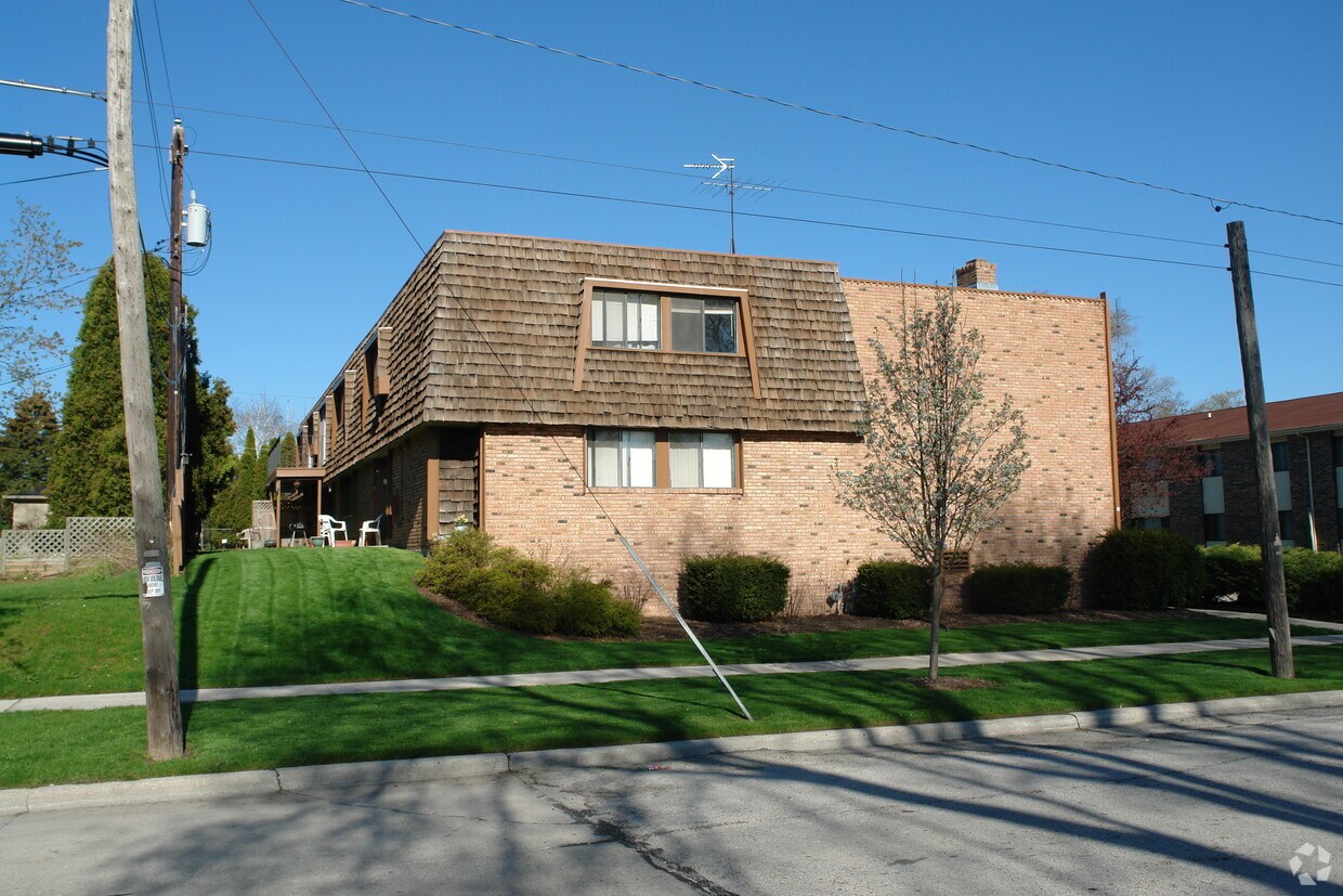 2272 N 10th St, Sheboygan, WI 53083 Apartments in Sheboygan, WI