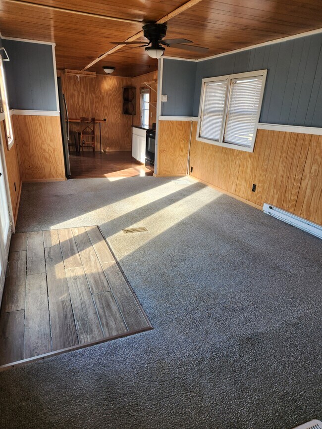 Foto del edificio - 9751 Winchester Ave