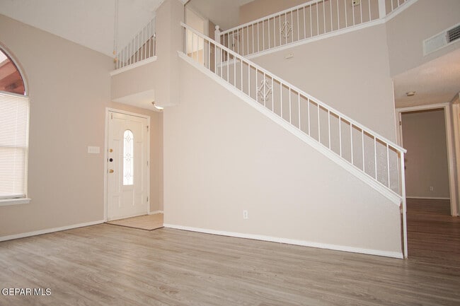 Foto del edificio - 5917 Chippendale Ave