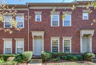 Building Photo - 904 Tote Ln