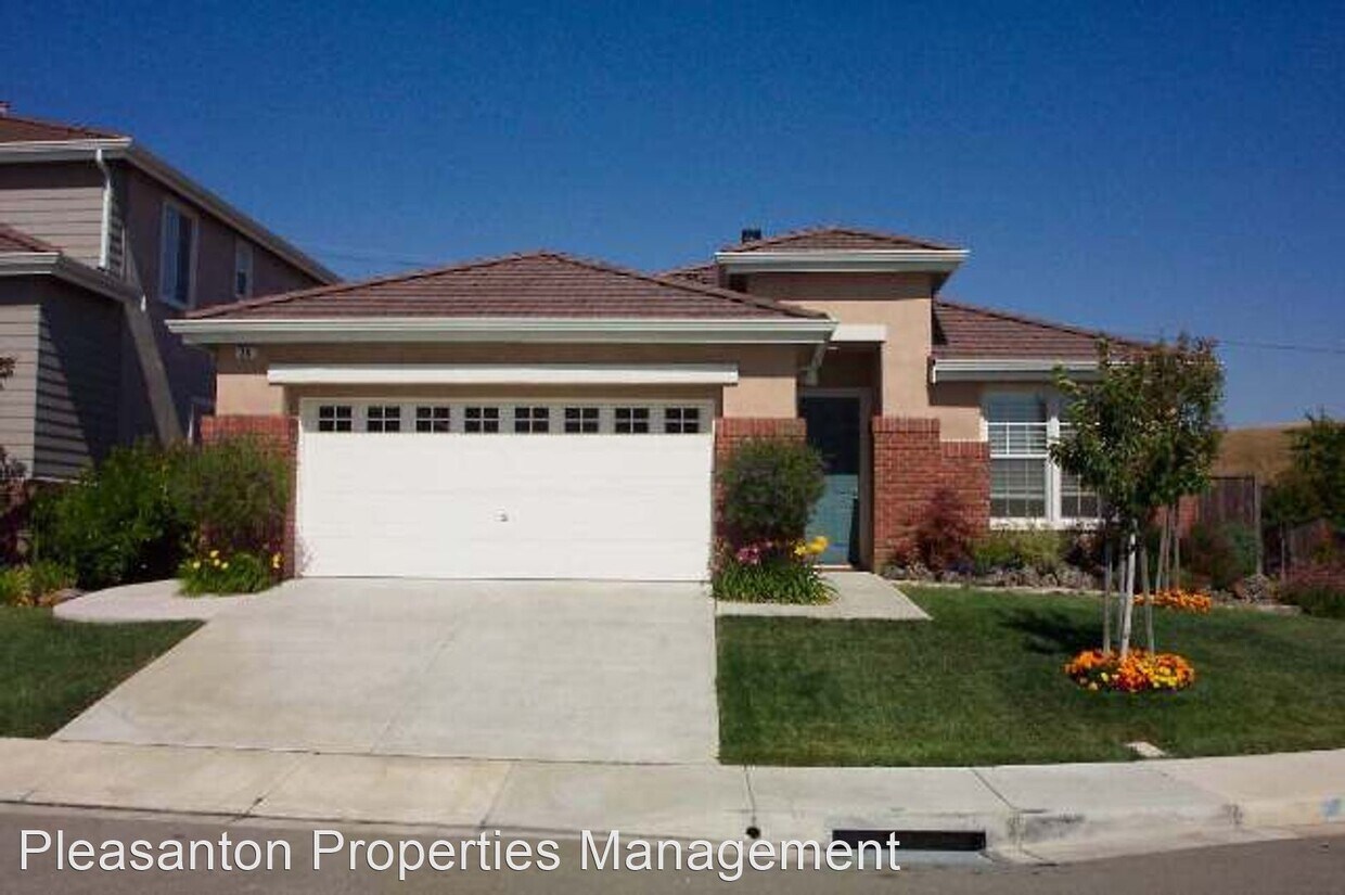 Primary Photo - 3 br, 2 bath House - 20 Nerine Court