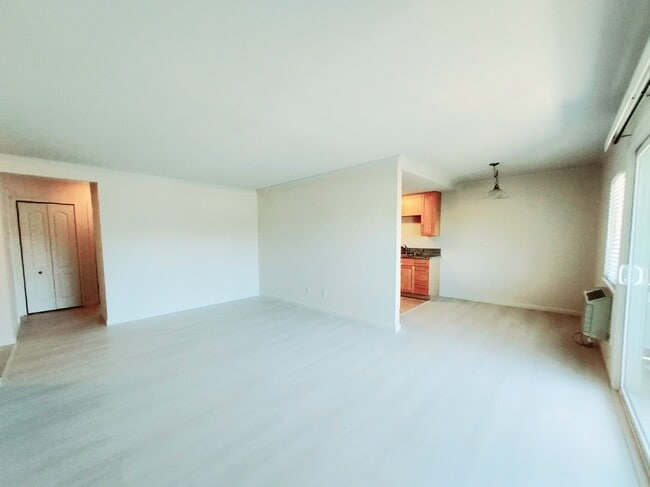 Building Photo - 227 Masters Ct