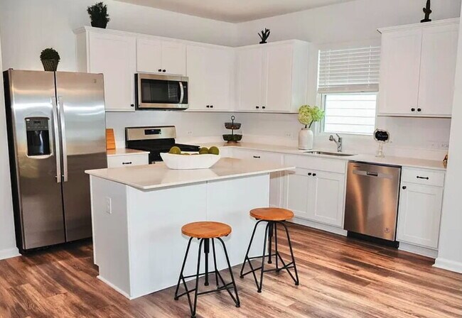 Foto del edificio - Fully furnished Executive Rental. Located in the Heartwood Neighborhood in Richmond Hill