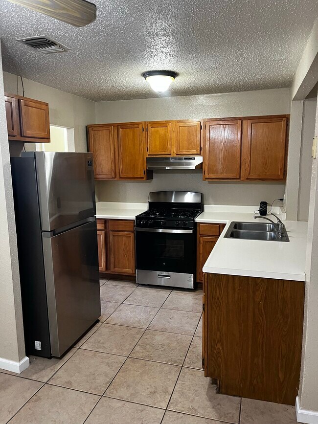 Building Photo - 6242 Indian Valley Dr