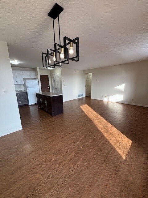 Building Photo - Westmount Villa 1