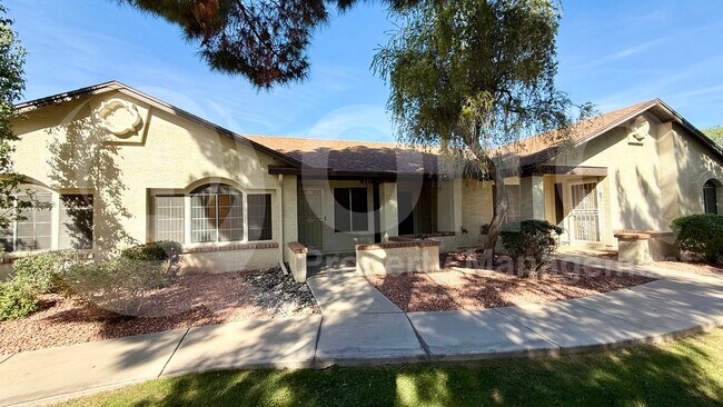 Foto del edificio - 8140 N 107th Ave
