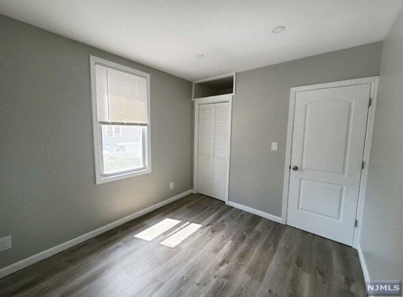 Bedroom 1 - 27 Henches Pl