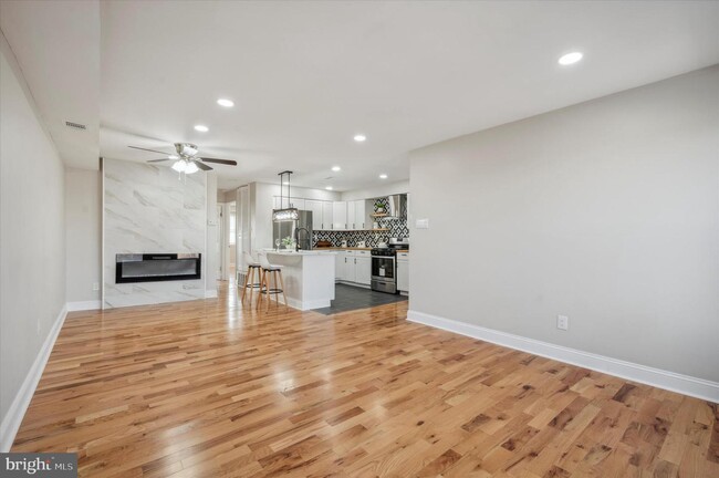 Building Photo - 2626 ISLAND Ave