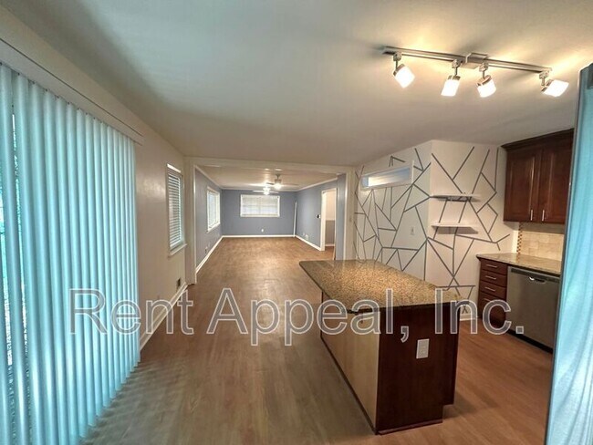 Foto del edificio - 2811 Arrowood Dr