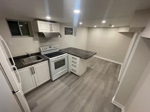 Building Photo - 64 St Dunstan Dr