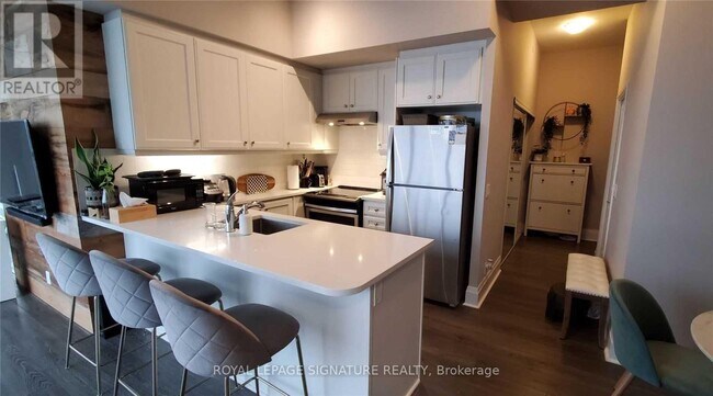 Building Photo - 15 Zorra St