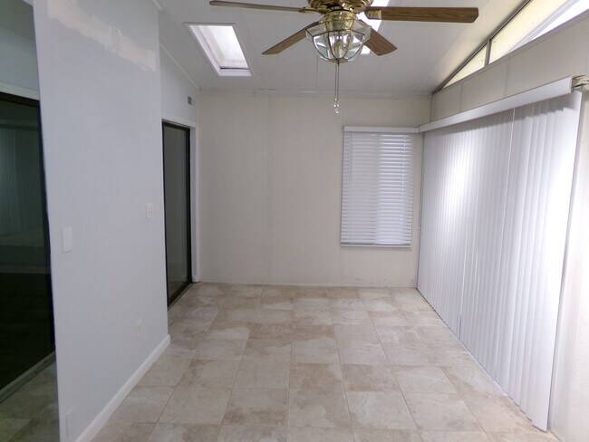 Foto del edificio - Country Club and Peace Haven Area